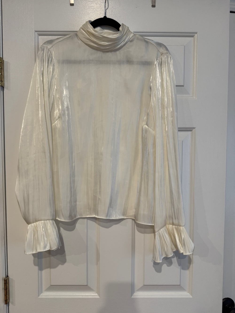 cinq a sept Ivory Sheer Mock Neck Blouse with Ruffle Cuffs never worn